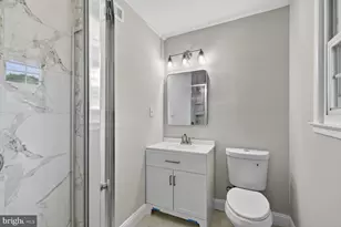 8109 Carrick Ln, Springfield, VA 22151 - Photo 10