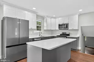 8109 Carrick Ln, Springfield, VA 22151 - Photo 4