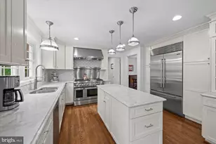 925 Woburn Ct, McLean, VA 22102 - Photo 10