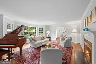 925 Woburn Ct, McLean, VA 22102 - Photo 4