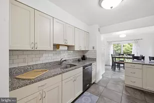 3131 Guysborough Dr, Fairfax, VA 22031 - Photo 8