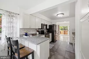3131 Guysborough Dr, Fairfax, VA 22031 - Photo 10