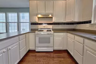 13906 Gothic Dr, Centreville, VA 20121 - Photo 18