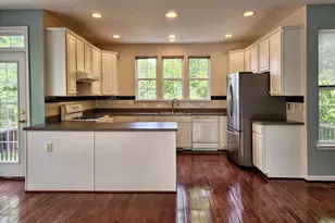 13906 Gothic Dr, Centreville, VA 20121 - Photo 14