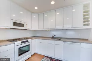 7046 Falls Reach Dr, Falls Church, VA 22043 - Photo 12