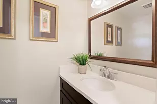 6571 Snowbell Ln, Falls Church, VA 22042 - Photo 4