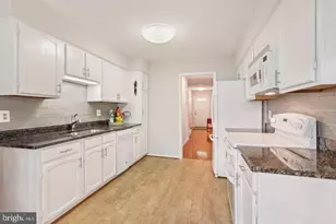 6571 Snowbell Ln, Falls Church, VA 22042 - Photo 10