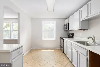 12821 Longleaf Lane, Herndon, VA 20170 - Photo 14