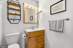 10208 Ashbrooke Ct, Oakton, VA 22124 - Photo 20