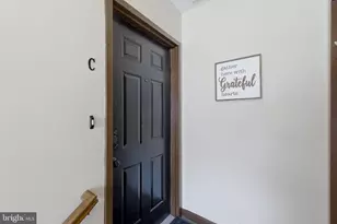 10208 Ashbrooke Ct, Oakton, VA 22124 - Photo 2