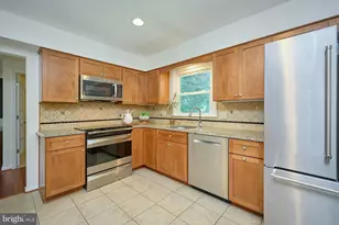 5631 Fort Corloran Dr, Burke, VA 22015 - Photo 8