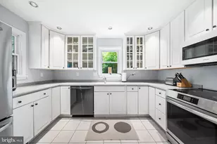 6237 Cheryl Dr, Falls Church, VA 22044 - Photo 14