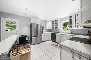 6237 Cheryl Dr, Falls Church, VA 22044 - Photo 12