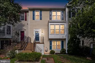 14519 Sully Lake Ct, Centreville, VA 20120 - Photo 4
