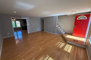 2430 Windbreak Dr, Alexandria, VA 22306 - Photo 4