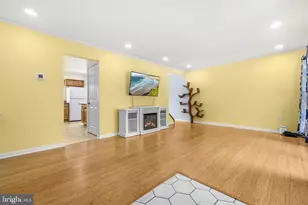 5013 Americana Dr, Annandale, VA 22003 - Photo 4