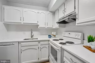 5758 Village Green Dr, Alexandria, VA 22309 - Photo 10