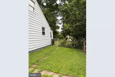 6902 Kenfig Drive, Falls Church, VA 22042 - Photo 4