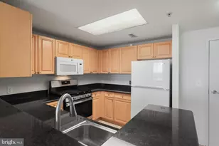2726 Gallows Rd, Vienna, VA 22180 - Photo 12