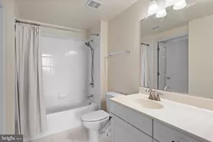 2726 Gallows Rd, Vienna, VA 22180 - Photo 16