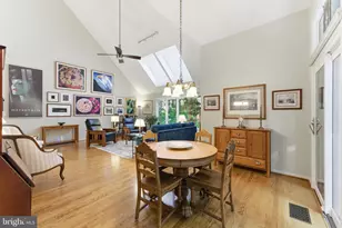 1608 Woodstock Ln, Reston, VA 20194 - Photo 12