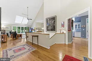 1608 Woodstock Ln, Reston, VA 20194 - Photo 4