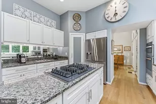 1608 Woodstock Ln, Reston, VA 20194 - Photo 8