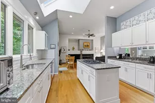 1608 Woodstock Ln, Reston, VA 20194 - Photo 10