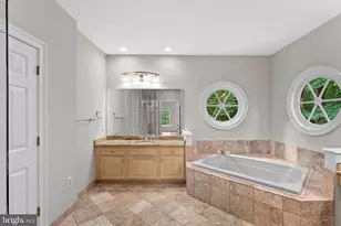 190 Falcon Ridge Rd, Great Falls, VA 22066 - Photo 38