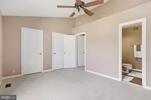 12150 Wedgeway Ct, Fairfax, VA 22033 - Photo 8