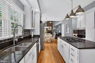 7919 Bracksford Ct, Fairfax Station, VA 22039 - Photo 6