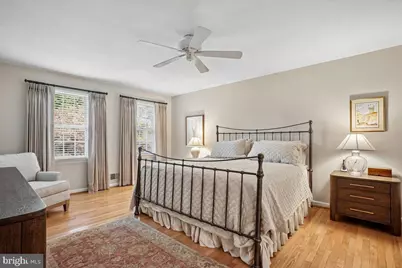 4915 Shadow Valley Drive, Fairfax, VA 22030 - Photo 22