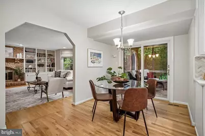 4915 Shadow Valley Drive, Fairfax, VA 22030 - Photo 16