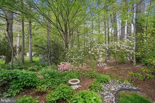 4915 Shadow Valley Dr, Fairfax, VA 22030 - Photo 40