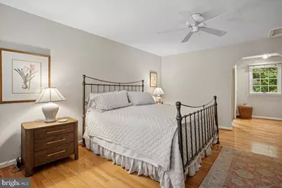 4915 Shadow Valley Drive, Fairfax, VA 22030 - Photo 24