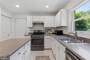 13425 Alfred Mill Ct, Herndon, VA 20171 - Photo 18