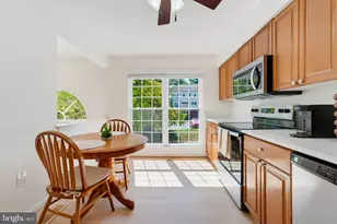 5849 Wye Oak Commons Ct, Burke, VA 22015 - Photo 6