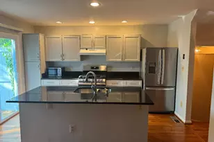 12097 Edgemere Cir, Reston, VA 20190 - Photo 4