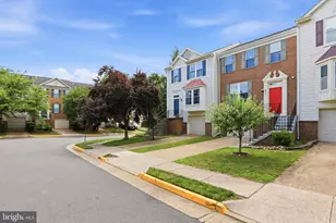 6428 Overcoat Ln, Centreville, VA 20121 - Photo 2