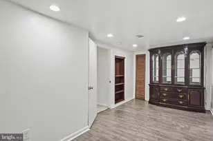 9086 Brook Ford Rd, Burke, VA 22015 - Photo 14