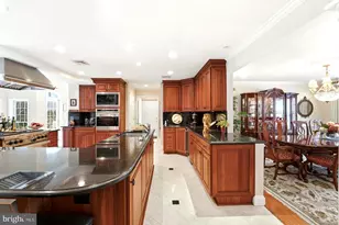 304 Chesapeake Dr, Great Falls, VA 22066 - Photo 12