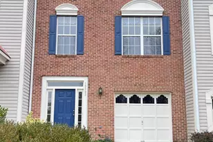 13205 Fox Ripple Ln, Herndon, VA 20171 - Photo 2