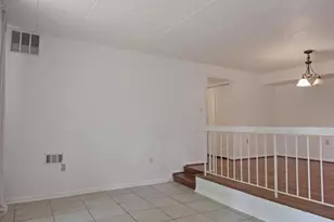 11607 Windbluff Ct, Reston, VA 20191 - Photo 6