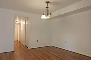 11607 Windbluff Ct, Reston, VA 20191 - Photo 2