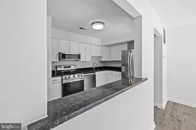 11924 Travistock Court, Reston, VA 20191 - Photo 12
