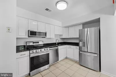 11924 Travistock Court, Reston, VA 20191 - Photo 10