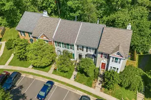 6016 Rockton Ct, Centreville, VA 20121 - Photo 2