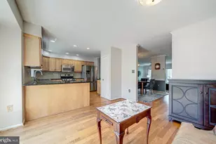 4113 Meadow Field Ct, Fairfax, VA 22033 - Photo 6