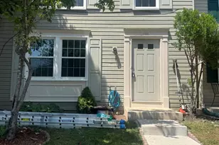 1103 Lopez Ln, Herndon, VA 20170 - Photo 2