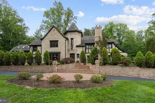 10217 Cedar Pond Dr, Vienna, VA 22182 - Photo 4